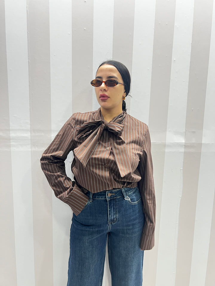 CAMICIA FIOCCO MARRONE