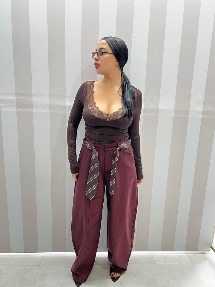 BODY SCOLLO A V MARRONE