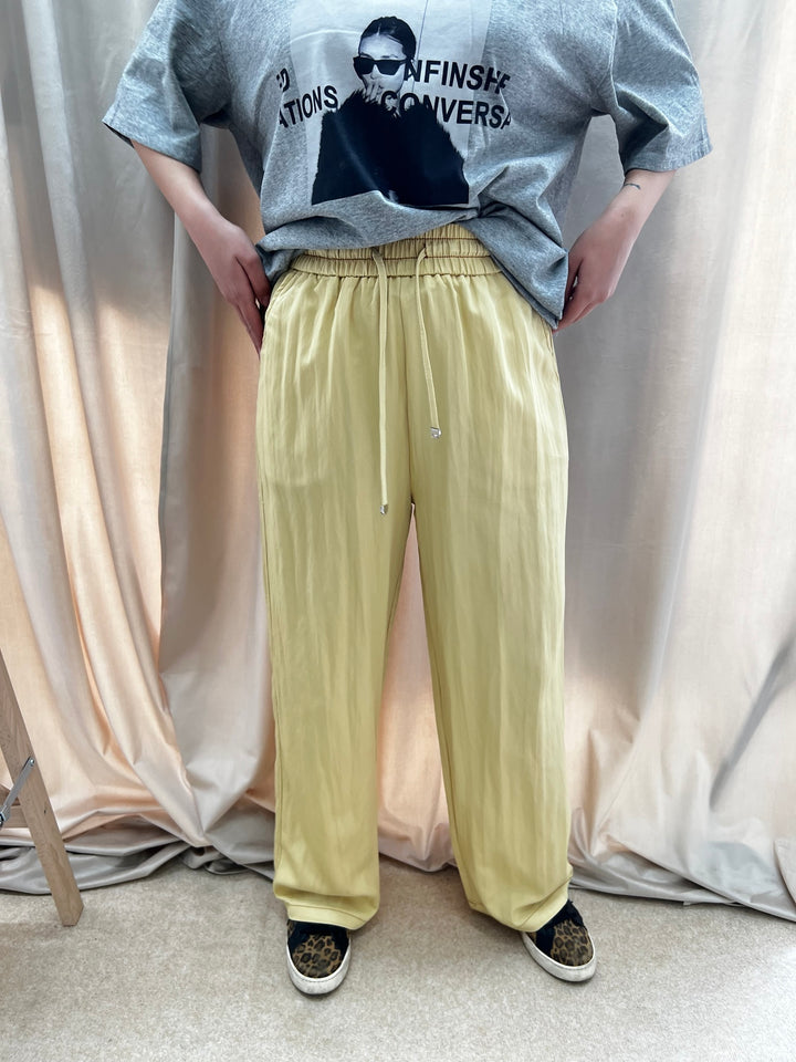PANTALONI COMFY GIALLO
