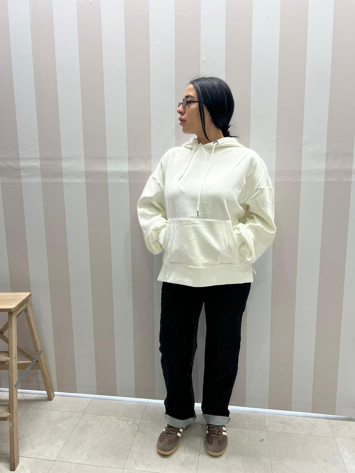 FELPA CON CAPPUCCIO bianca